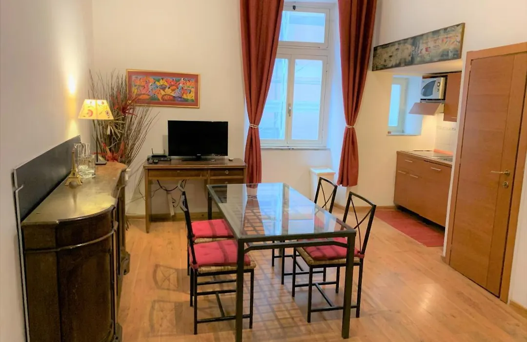 Casa Trevi-1